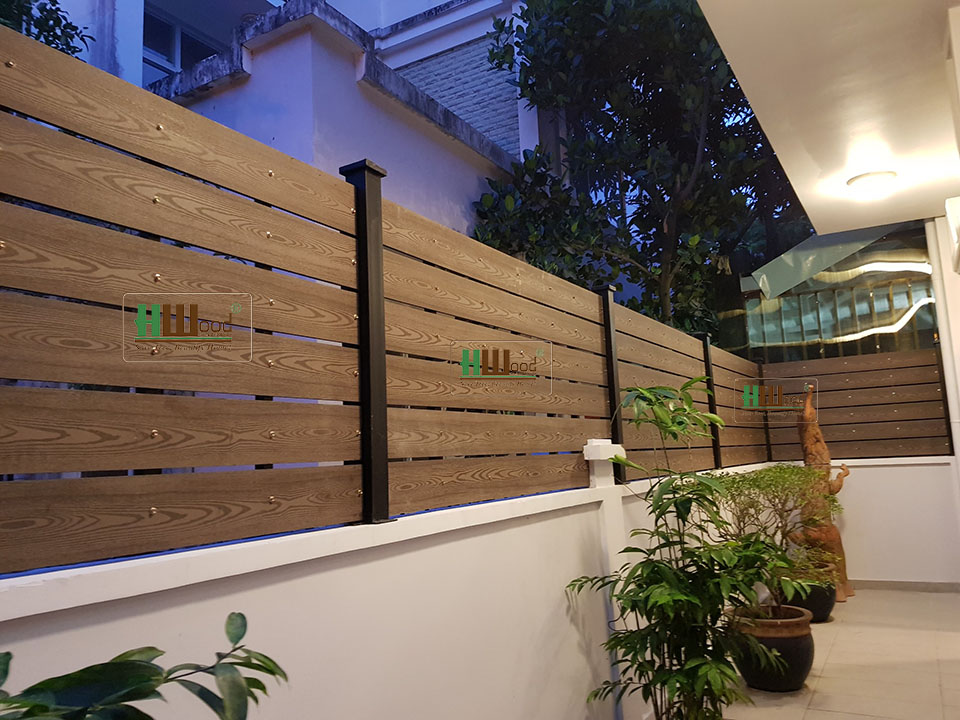 hàng rào gỗ nhựa ngoài trời cực kì sang trọng, độ bền cao với gỗ nhựa hwood.
